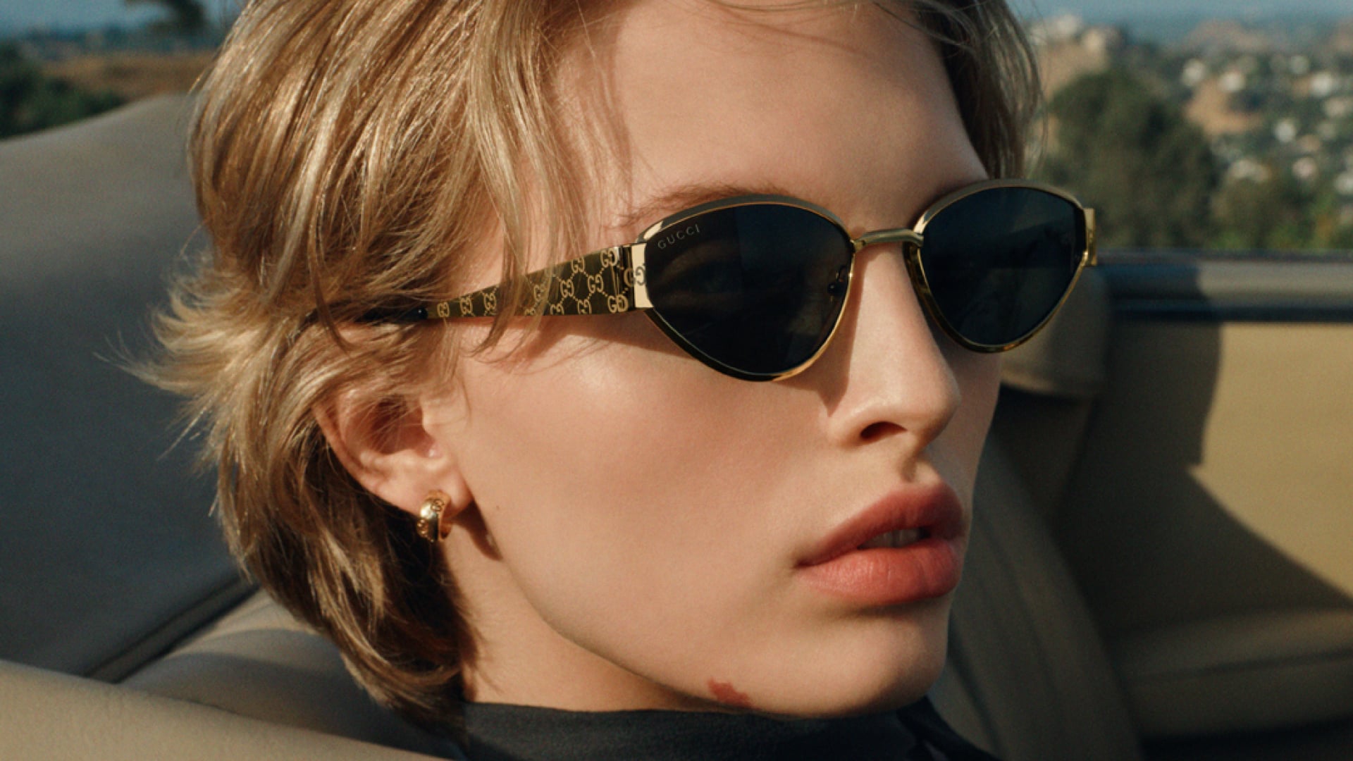 Gucci'nin büyük ve gösterişli güneş gözlüğü modeli